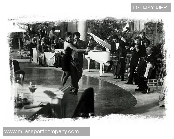 加布里埃尔高空跃起意外重摔下体撞击立柱引发男人们的共鸣与心痛