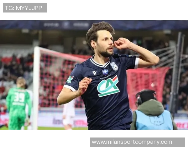 恩里克盛赞维蒂尼亚为世界顶级中场巴黎需树立独特身份认同