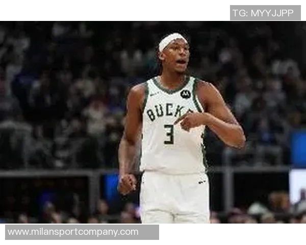 特纳全场表现出色攻防两端贡献显著15分5板2帽正负值高达29