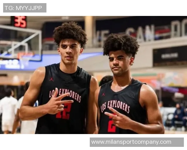 卡梅隆布泽尔高效表现助杜克险胜9助攻4抢断展现全能实力