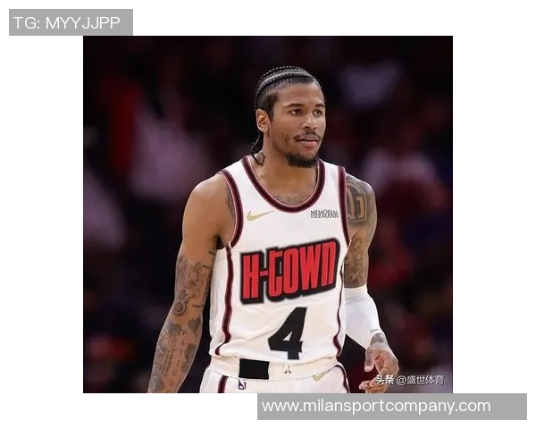 杰伦格林高中球衣退役仪式太阳主教练与新队友齐聚祝贺