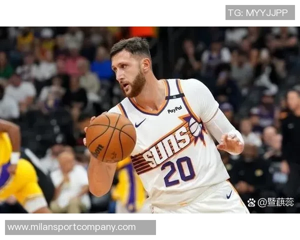 太阳新赛季首发阵容揭晓布克领衔格雷森阿伦与狄龙强势加盟